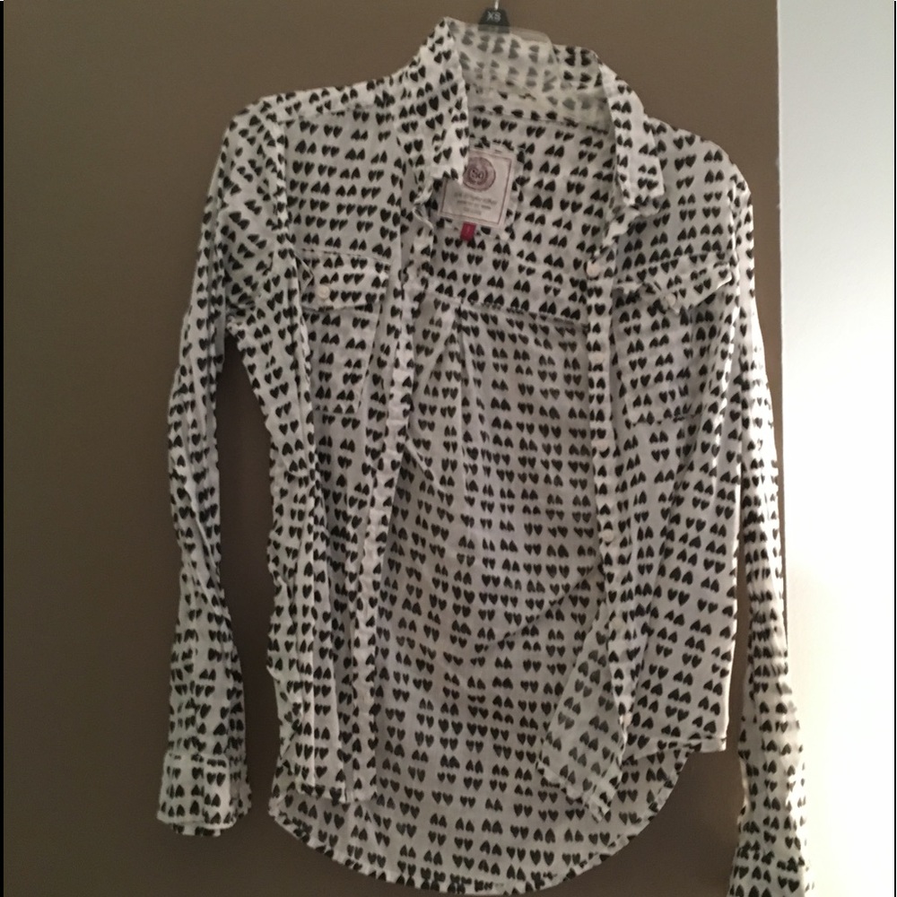white and black heart long sleeve